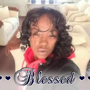 Meet your Posher, Monique